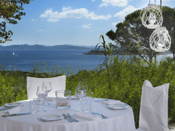 luxe resorts sardinie - resort erica aan zee in noord sardinie (10).jpg